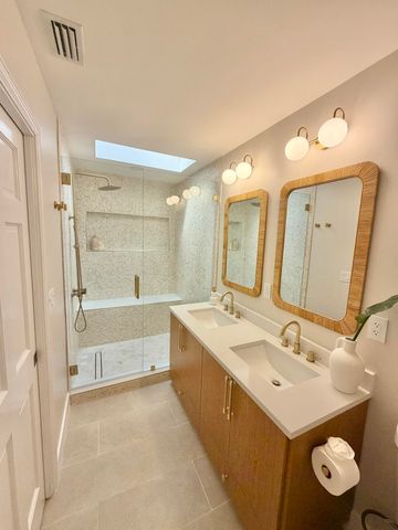 14 SE Paddock Circle, Jupiter, FL 33469