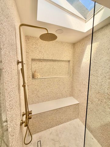 14 SE Paddock Circle, Jupiter, FL 33469