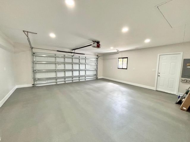 14 SE Paddock Circle, Jupiter, FL 33469