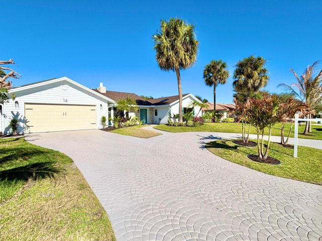 14 SE Paddock Circle, Jupiter, FL 33469