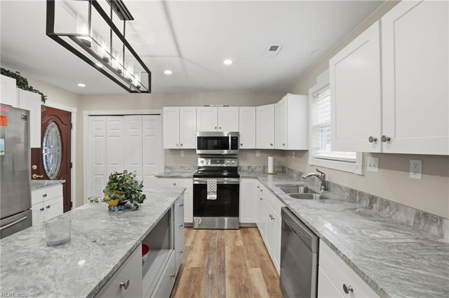 1359 Cypress PL, Chesapeake, VA 23320