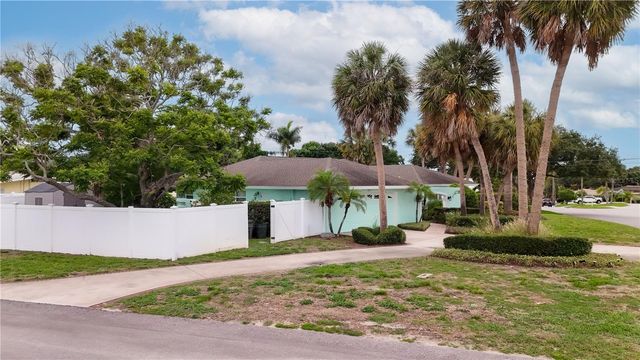 301 PALM DRIVE, Largo, FL 33770