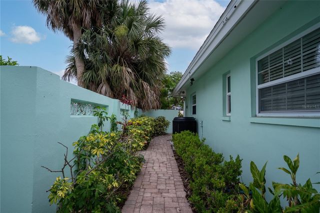 301 PALM DRIVE, Largo, FL 33770