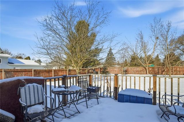 2202 Crestview Drive, Eau Claire, WI 54703