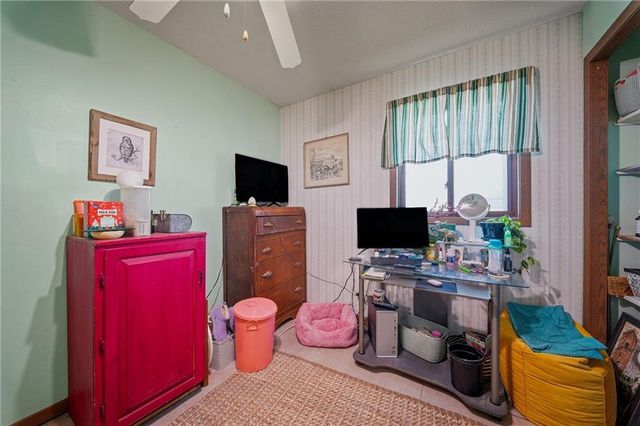 2202 Crestview Drive, Eau Claire, WI 54703