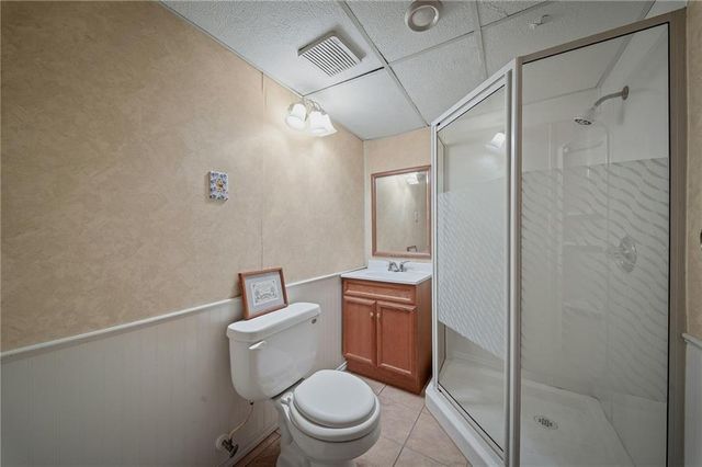 2202 Crestview Drive, Eau Claire, WI 54703