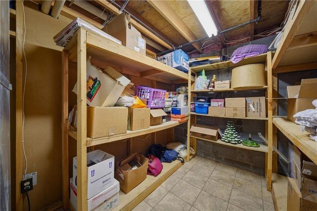 2202 Crestview Drive, Eau Claire, WI 54703