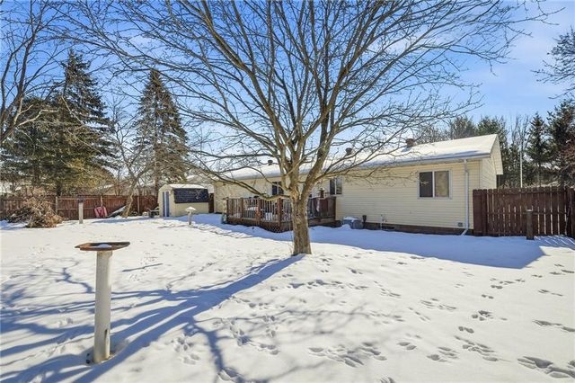 2202 Crestview Drive, Eau Claire, WI 54703