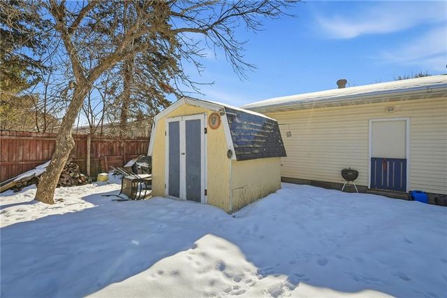 2202 Crestview Drive, Eau Claire, WI 54703