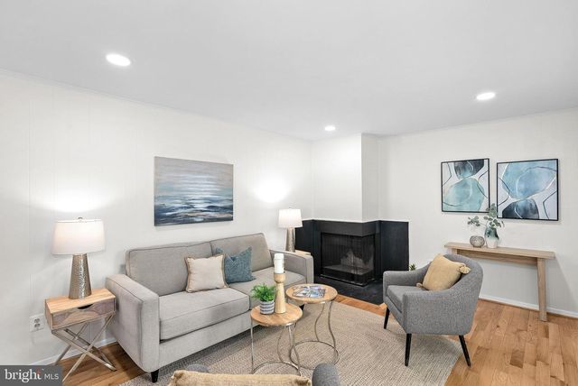9361 TARTAN VIEW DR, Fairfax, VA 22032