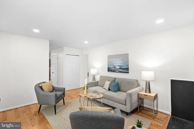 9361 TARTAN VIEW DR, Fairfax, VA 22032