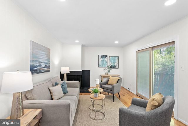 9361 TARTAN VIEW DR, Fairfax, VA 22032