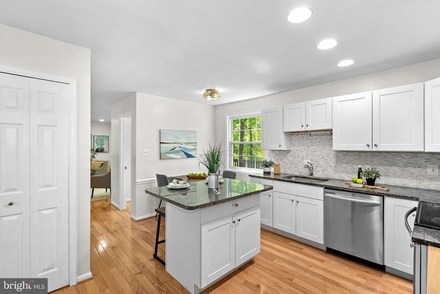 9361 TARTAN VIEW DR, Fairfax, VA 22032