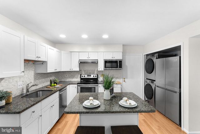 9361 TARTAN VIEW DR, Fairfax, VA 22032