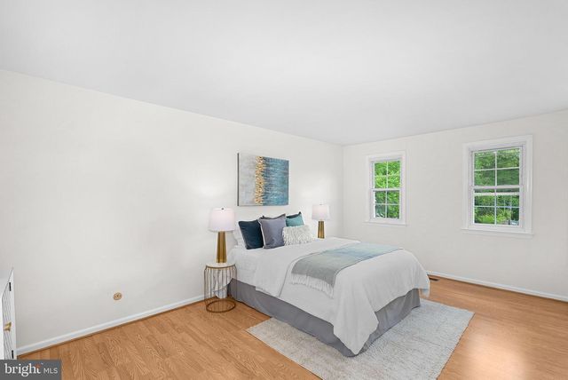 9361 TARTAN VIEW DR, Fairfax, VA 22032