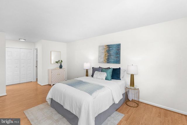 9361 TARTAN VIEW DR, Fairfax, VA 22032