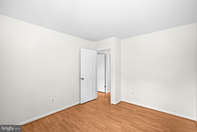 9361 TARTAN VIEW DR, Fairfax, VA 22032