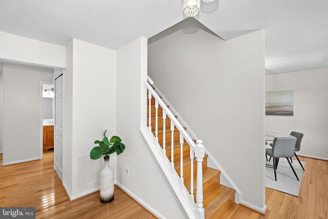 9361 TARTAN VIEW DR, Fairfax, VA 22032