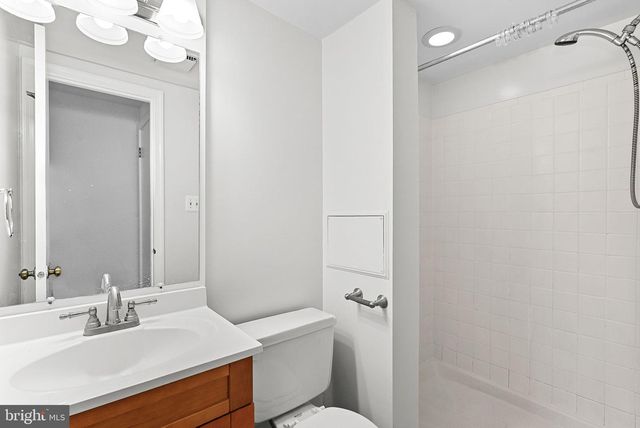 9361 TARTAN VIEW DR, Fairfax, VA 22032