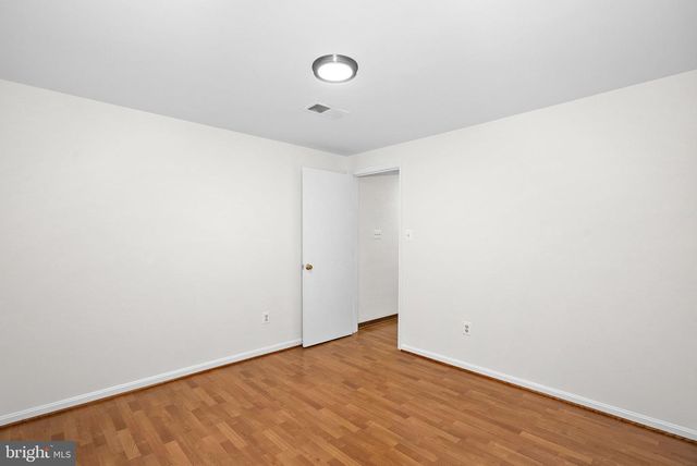 9361 TARTAN VIEW DR, Fairfax, VA 22032