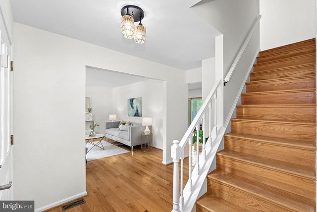 9361 TARTAN VIEW DR, Fairfax, VA 22032