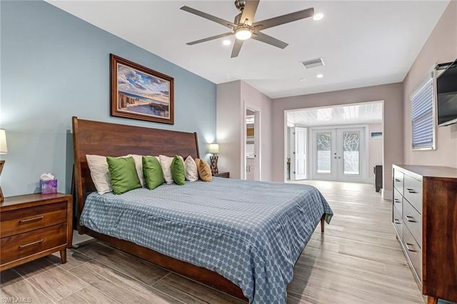 3470 Lakeview DR, Naples, FL 34112