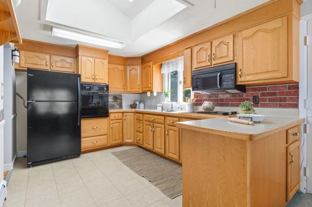 23 Gloria Circle, Burlington, MA 01803