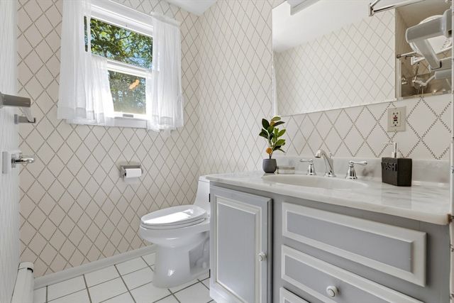 23 Gloria Circle, Burlington, MA 01803
