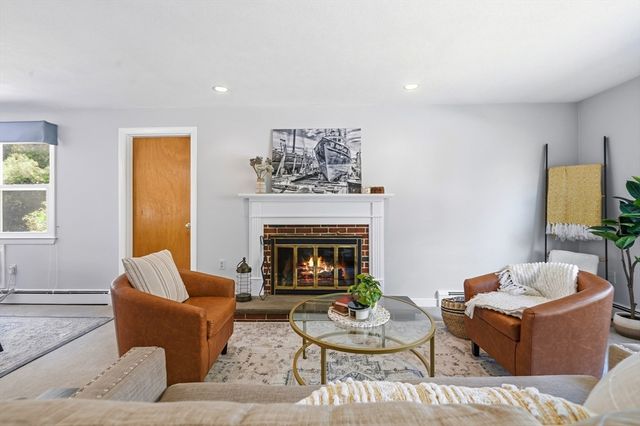 23 Gloria Circle, Burlington, MA 01803