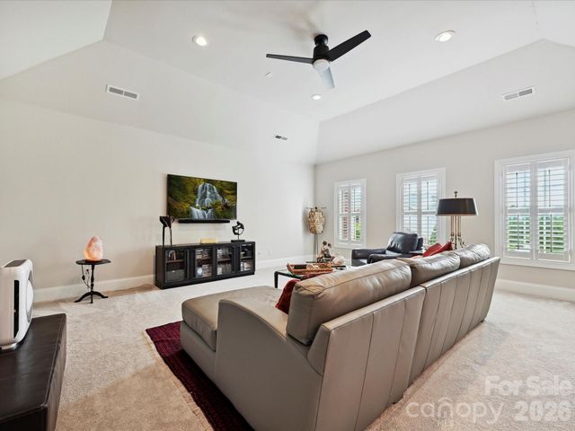 6309 Wakehurst Road, Charlotte, NC 28226
