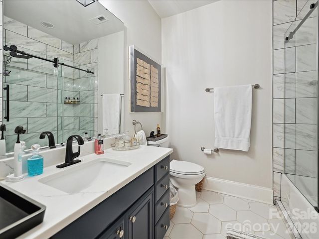 6309 Wakehurst Road, Charlotte, NC 28226