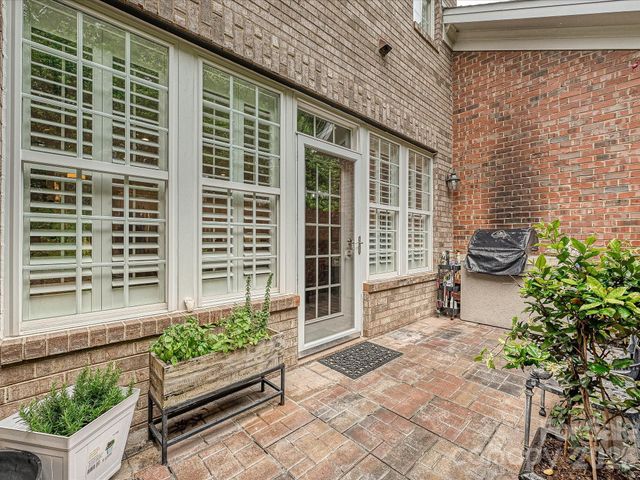 6309 Wakehurst Road, Charlotte, NC 28226