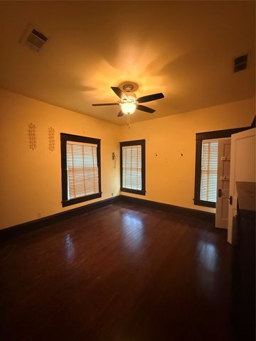 3918A Bowser Ave, Dallas, TX 75219