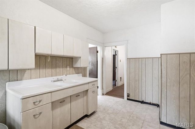 4148 Humphrey Street, St Louis, MO 63116
