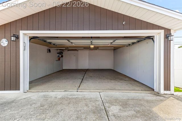 33501 Leona Street, Garden City, MI 48135
