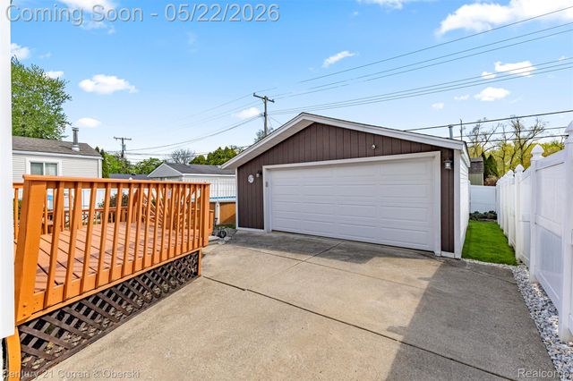 33501 Leona Street, Garden City, MI 48135