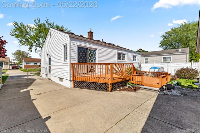 33501 Leona Street, Garden City, MI 48135