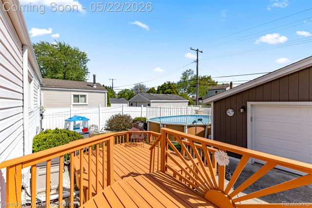 33501 Leona Street, Garden City, MI 48135