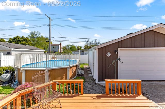 33501 Leona Street, Garden City, MI 48135