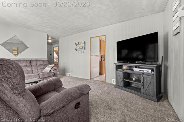 33501 Leona Street, Garden City, MI 48135