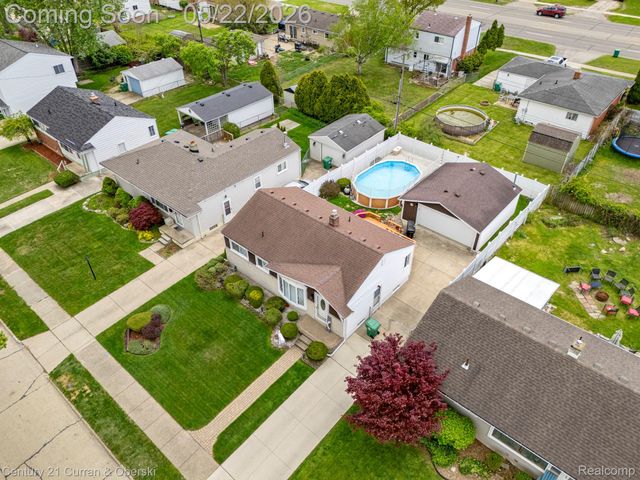 33501 Leona Street, Garden City, MI 48135