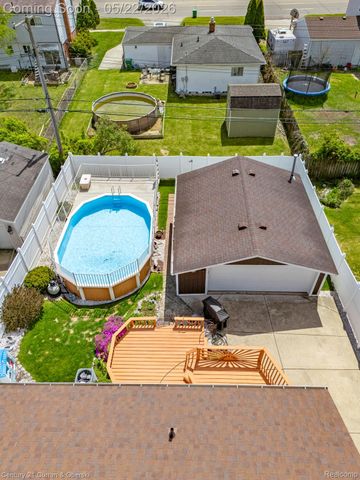 33501 Leona Street, Garden City, MI 48135