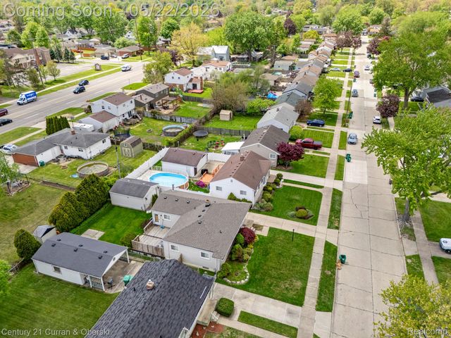 33501 Leona Street, Garden City, MI 48135