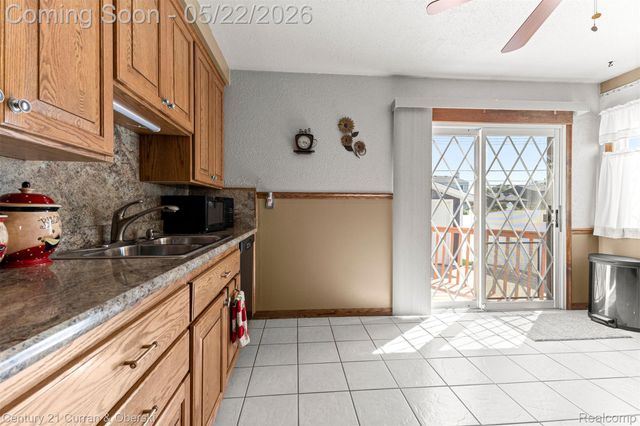 33501 Leona Street, Garden City, MI 48135