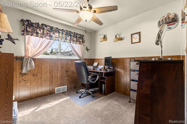 33501 Leona Street, Garden City, MI 48135