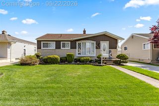 33501 Leona Street, Garden City, MI 48135