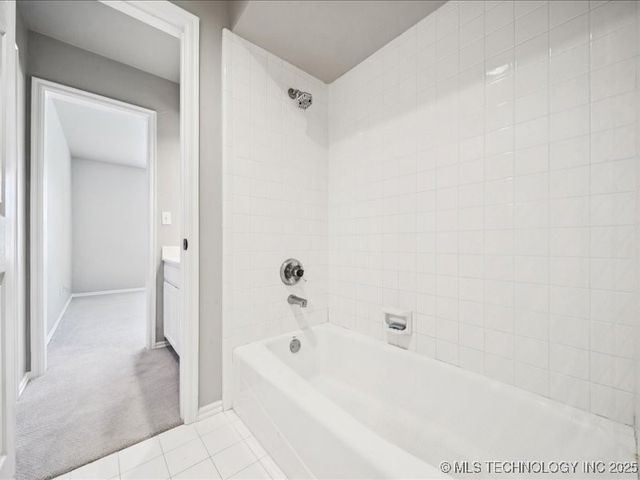 408 W Fairway Court, Broken Arrow, OK 74011