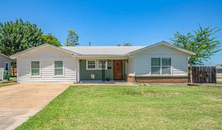 5329 Madella Street, Haltom City, TX 76117