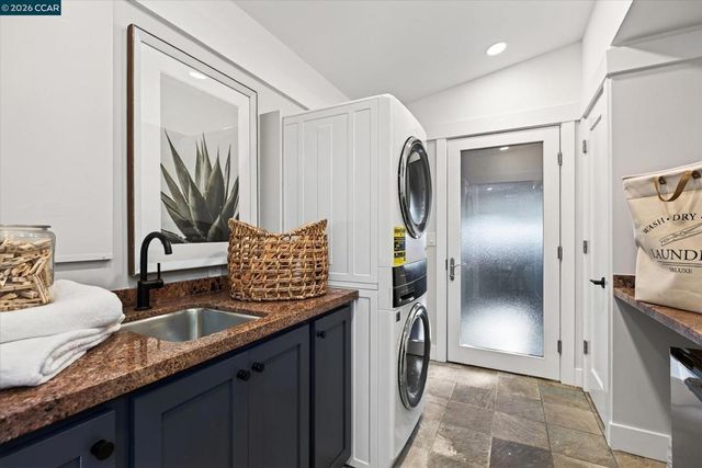 3402 Hall Ln, Lafayette, CA 94549
