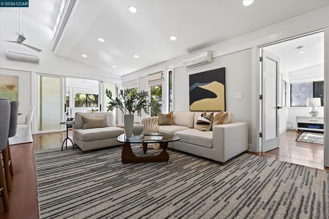 3402 Hall Ln, Lafayette, CA 94549